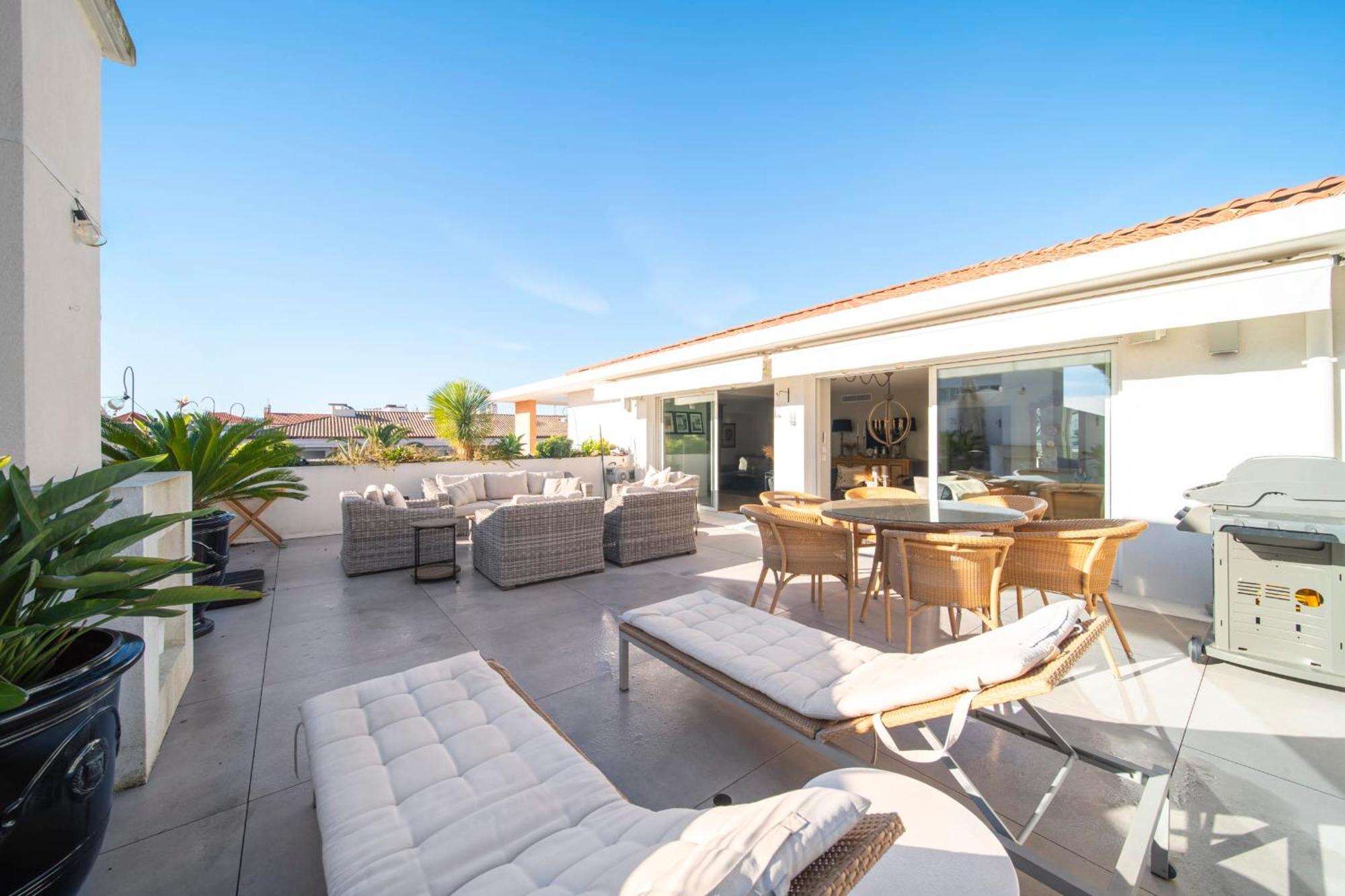 Luxury - Pretty 3 Bedroom To Rent With 50m Terrace Appartement Cannes