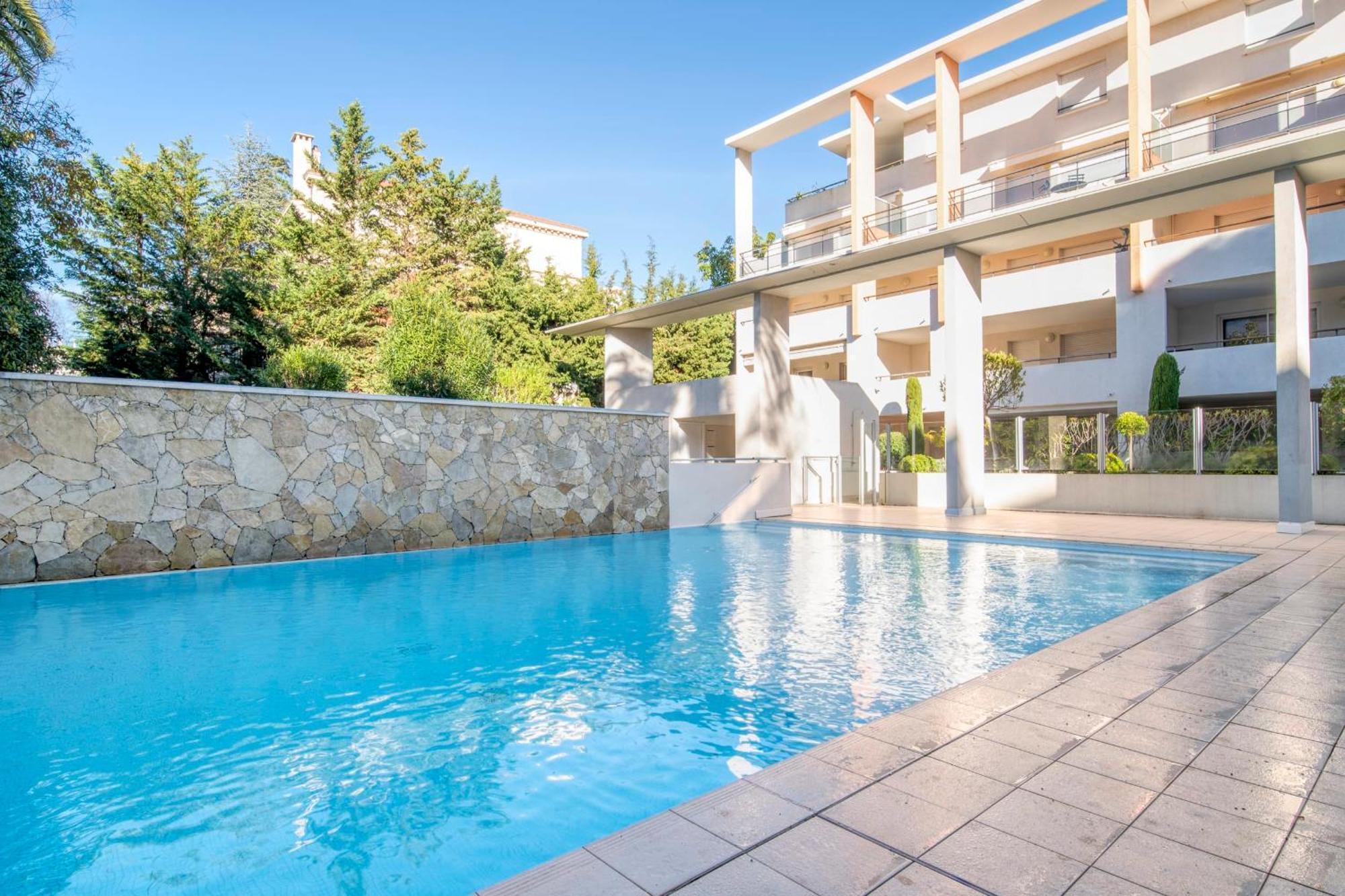 Appartement Luxury - Pretty 3 Bedroom To Rent With 50m Terrace